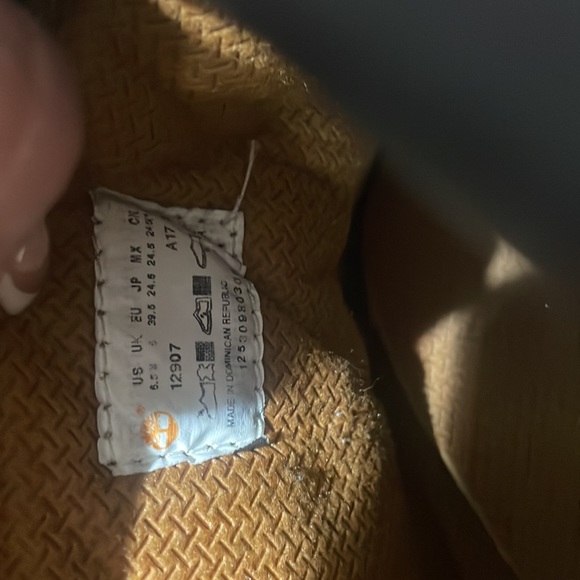 Boots - Picture 4 of 6